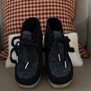 Clark’s Originals size 8, excellent!